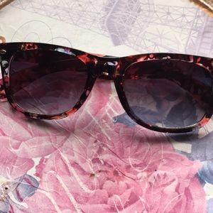 free with purchase Floral printed sunglasses